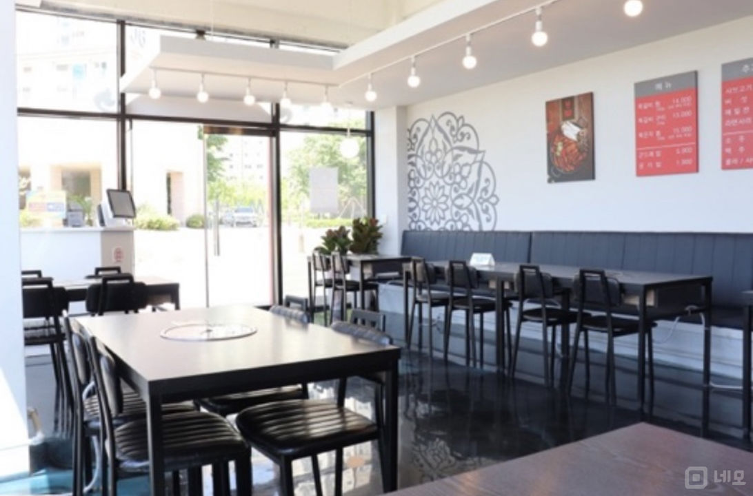 깔끔한 인테리어 및 시설 완비된 미장동 1층 음식점 매물의 4번째 사진