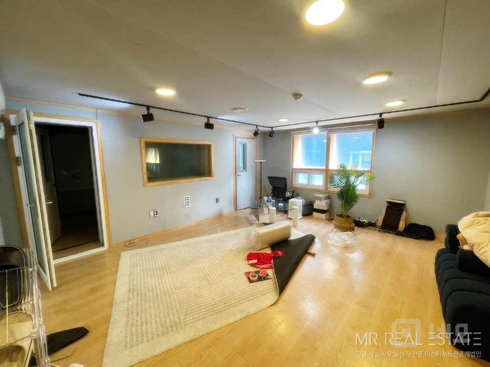 언주역.엔터사무실.엘베.1층편의점.S급가성비사무실 매물의 3번째 사진