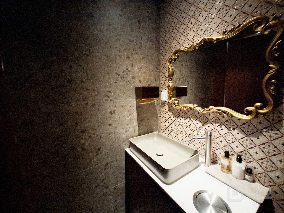 🍷 올리모델링 단독 와인바 매물! 🏛️ 매물의 3번째 사진