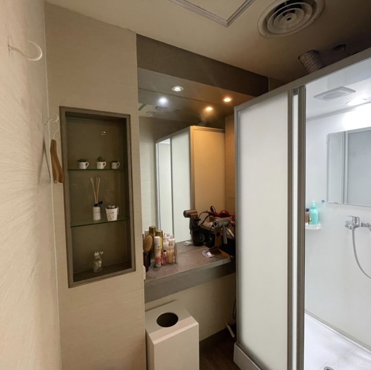 샛강역 역세권, 인테리어 완비, 대로변에 위치한 여의도동 에스테틱샵 매물의 2번째 사진