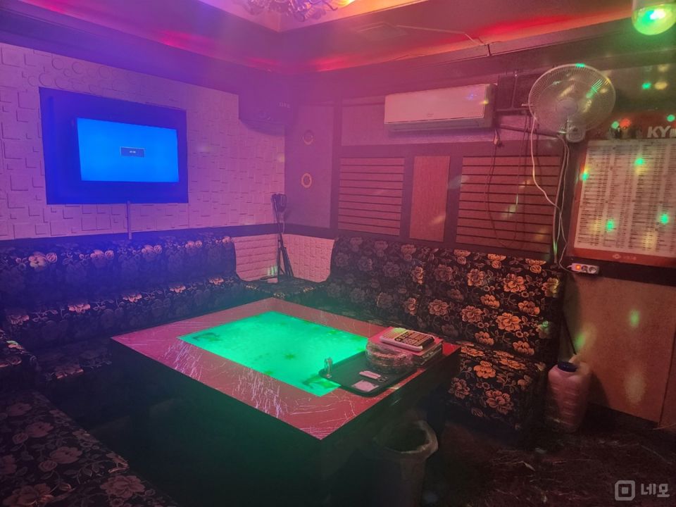 시설집기 포함, 인테리어 완비된 구로동 노래방 매물의 3번째 사진