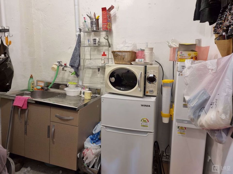 미아동 주거지역, 깔끔인 인테리어 의류판매점 매물의 4번째 사진