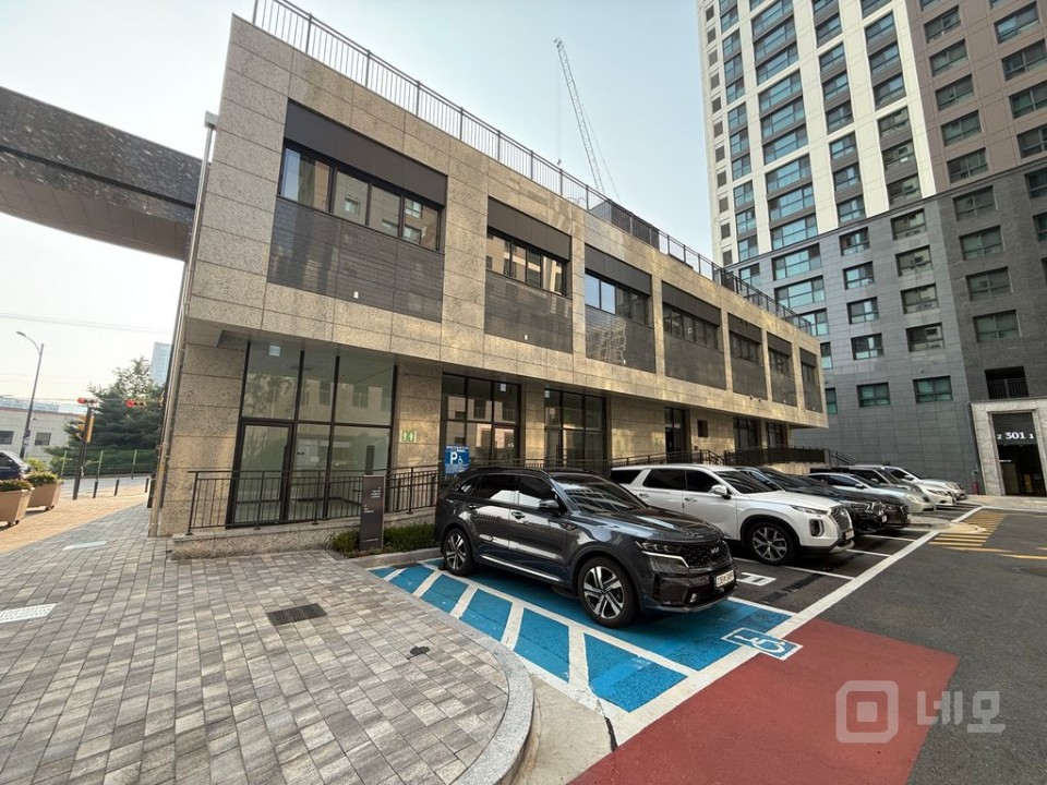 안양 평촌 어바인퍼스트 단지 내 상가 임대 매물의 3번째 사진