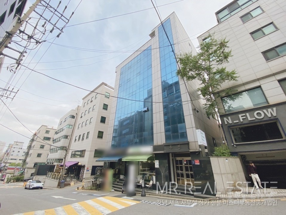 실사진 을지병원사거리 무권리 S급인테리어 엘베 자주식주차 매물의 15번째 사진