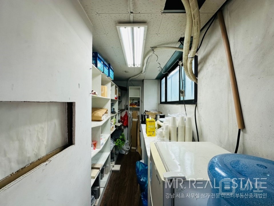 실사진 선정릉역1분 초역세권 엘베 자주식주차 룸2개 단독층 매물의 9번째 사진
