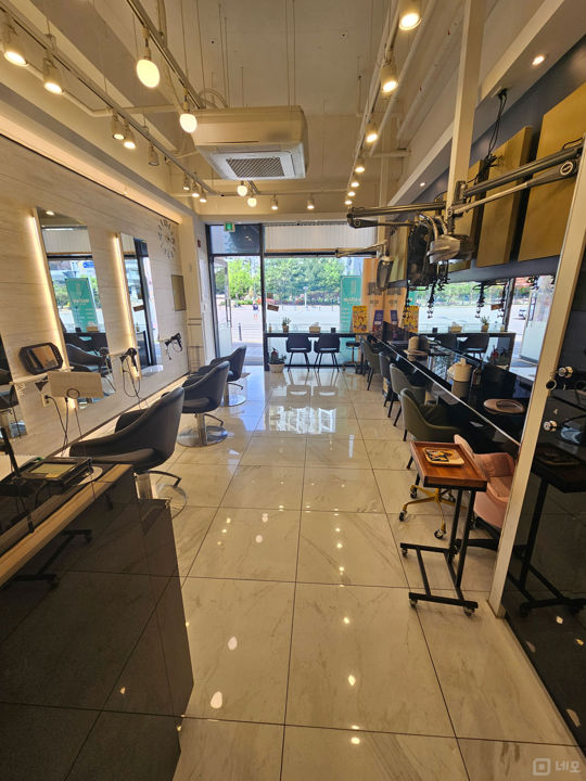 파주시 목동동, 깔끔한 인테리어 완비된 1층 미용실 매물의 3번째 사진