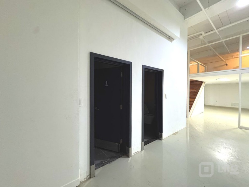 청담사거리 인근에 위치한 무권리! 층고높은 지하매물! 호리존 매물의 16번째 사진