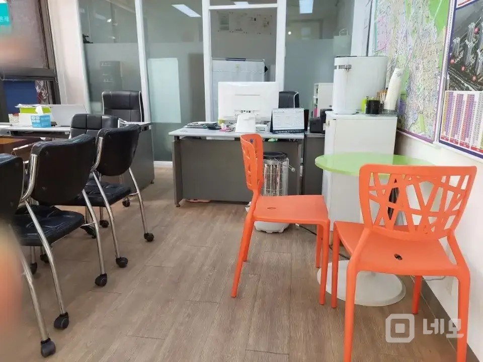 버스정류장 1분, 개롱역12분, 바로뒤 초등학교 매물의 1번째 사진
