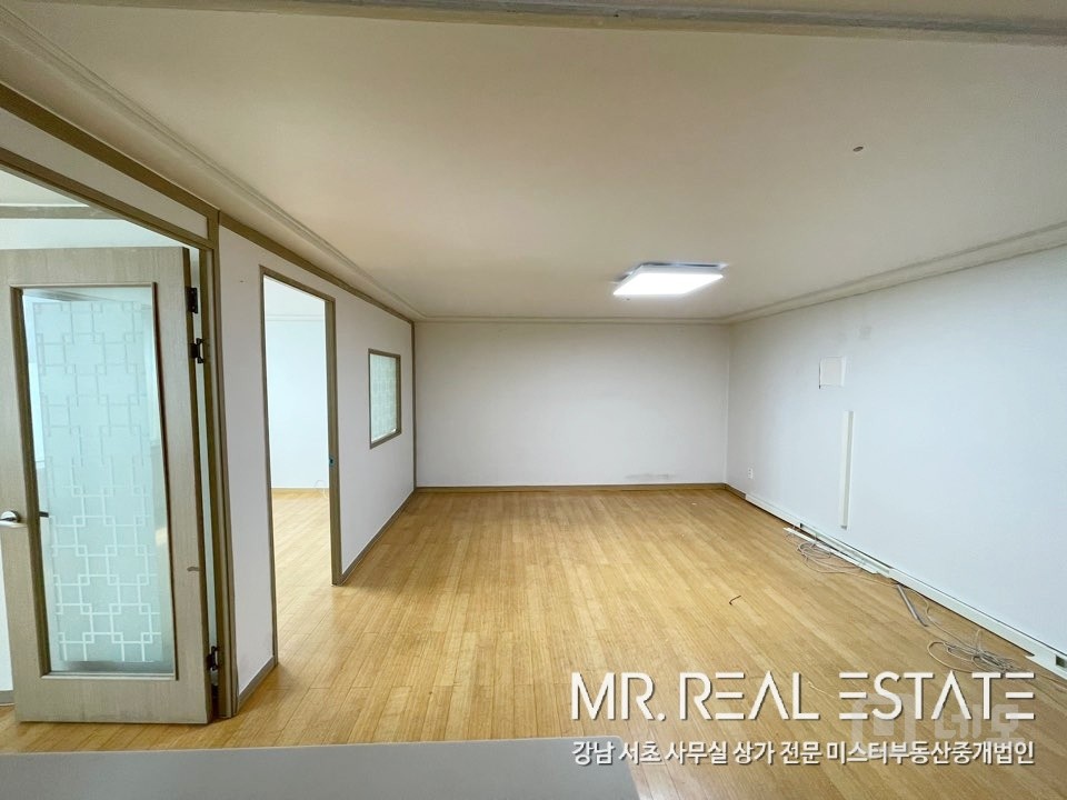 역삼역 1분 즉시입주 가능한 사무실 실사진있음 매물의 2번째 사진