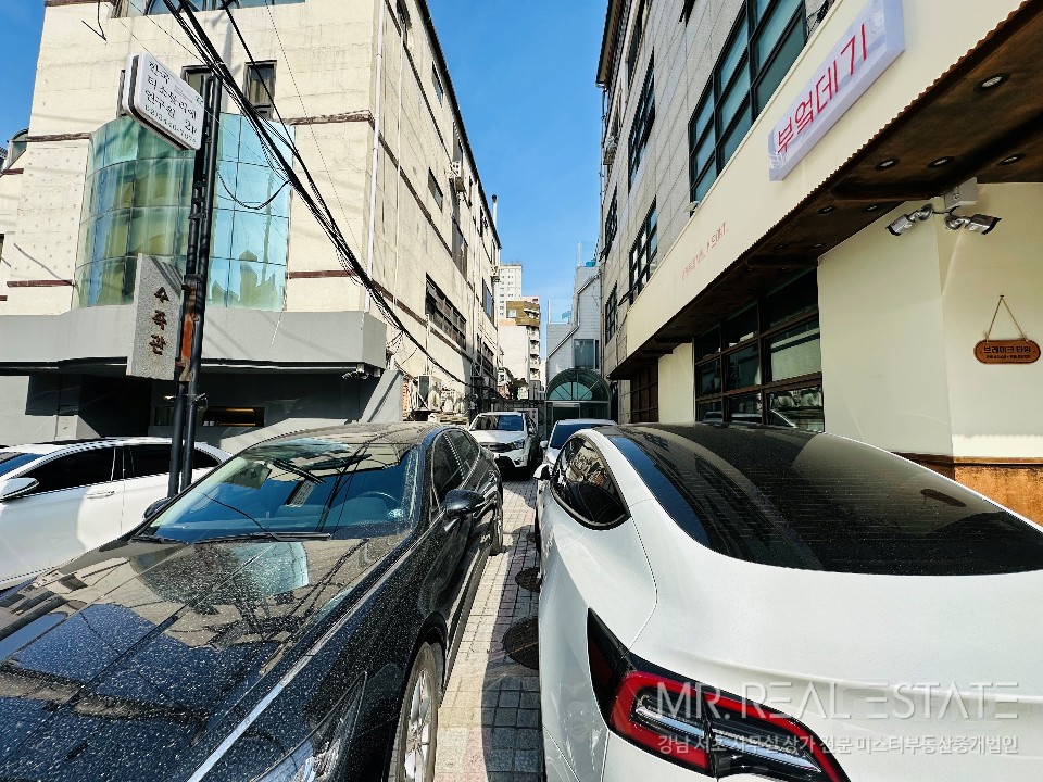 실사진 압구정역 인근 자주식주차 A급인테리어 매물의 10번째 사진