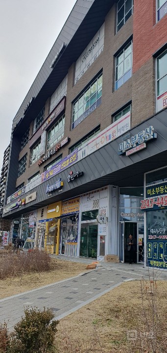 완공5년이내의 신축급 대형 항아리상권 상가 매물의 1번째 사진