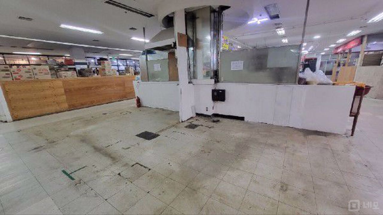 도봉동 대단지 아파트에 상가 건물 위치, 다용도 가능한 지층 상가 매물의 1번째 사진