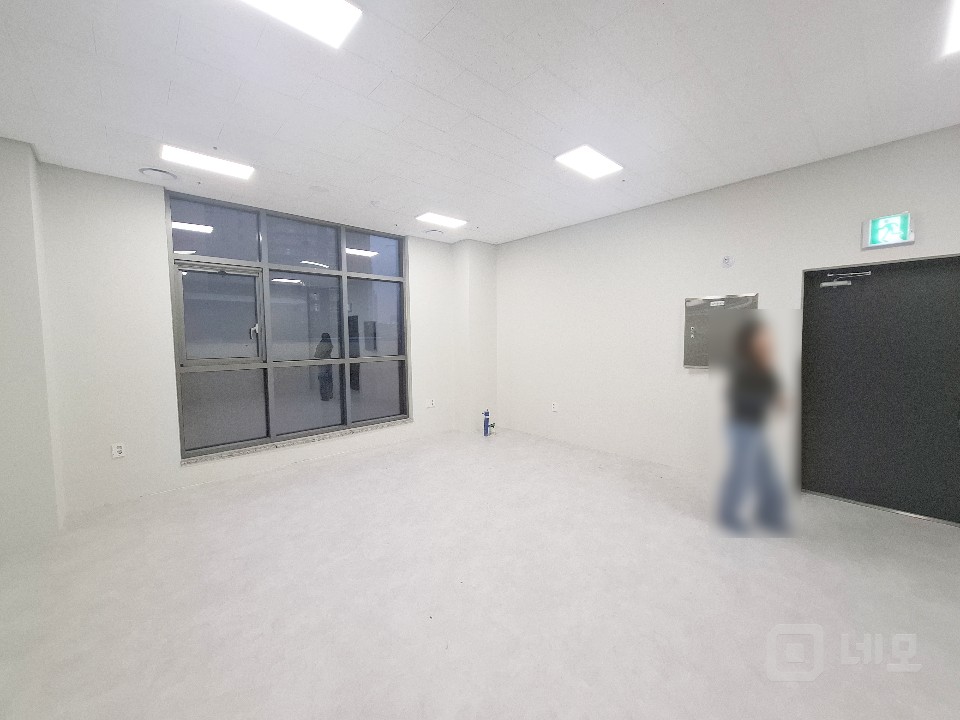 🏢✨ [2023년 준공 신축 오피스] 동묘앞역 도보 7분, 소형 사무실 매물의 2번째 사진