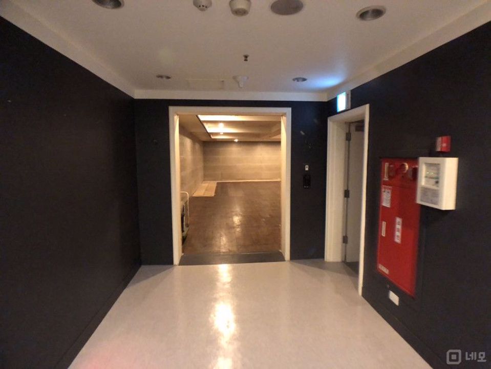 ★압구정로데오역 도보 5분거리 역세권 쾌적하고 깔끔한 사무실 임대★ 매물의 9번째 사진