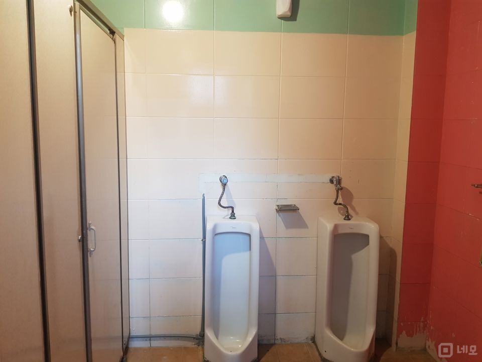 평수대비월세파격저렴햇빛잘들어옴주차가능법인사무실및개인사무실로쓰세요 매물의 10번째 사진