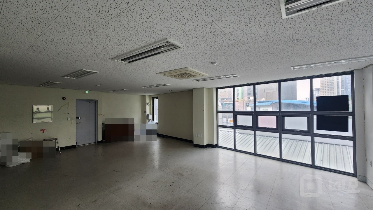 대로변 채광좋은 단독 사무실 엘베o 최상입지 매물의 2번째 사진