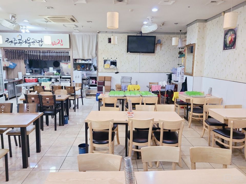 문래동 역세권 지식산업센터 내에 위치한 음식점 매물의 5번째 사진