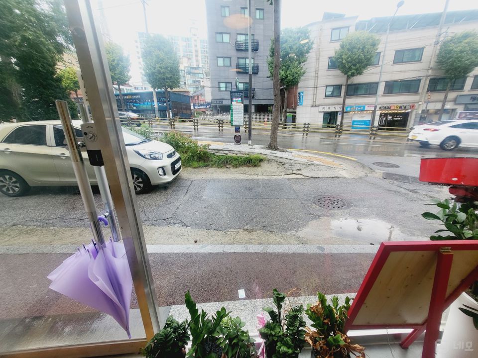 ⭐상봉동 큰대로변 버스정류장앞 시설좋은 신축급1층 협의가능! 매물의 8번째 사진
