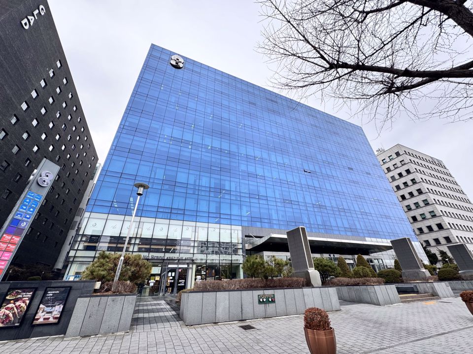 여의도 공원 인근에 위치한 초역세권 여의도동 사무실 매물의 11번째 사진