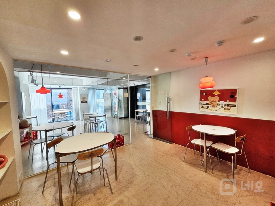 JS 연남동 핫플 미로길 1,2층 가시성 좋은 신축급 상가 매물의 19번째 사진