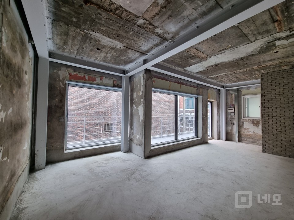 🍰 카페·일반음식점 최적지, 성수동 핵심 상권 매물의 1번째 사진