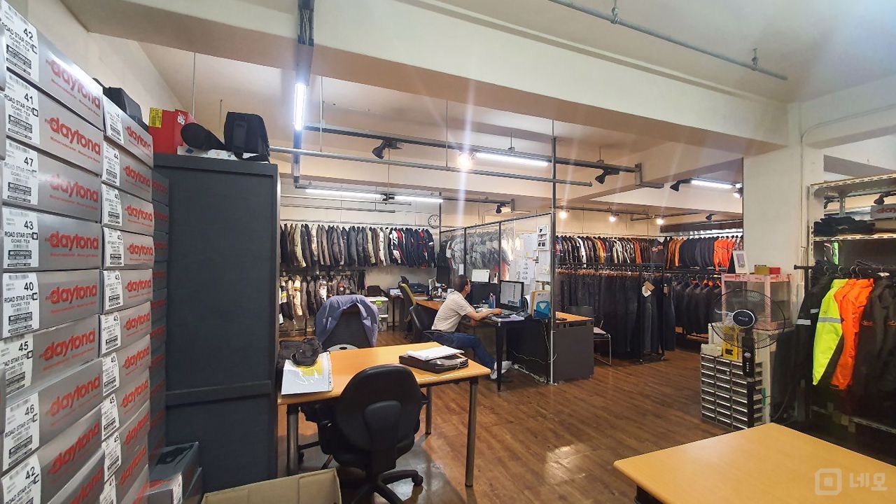 주목도 높은 이태원동 대로변 2층 상가 매물의 1번째 사진