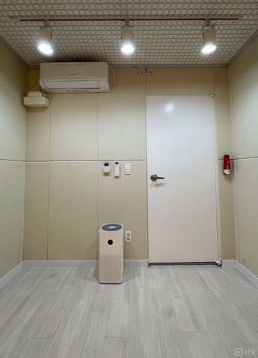 성산동 인테리어 잘 되어 있고 시설 완비 된 음악작업실 매물의 6번째 사진