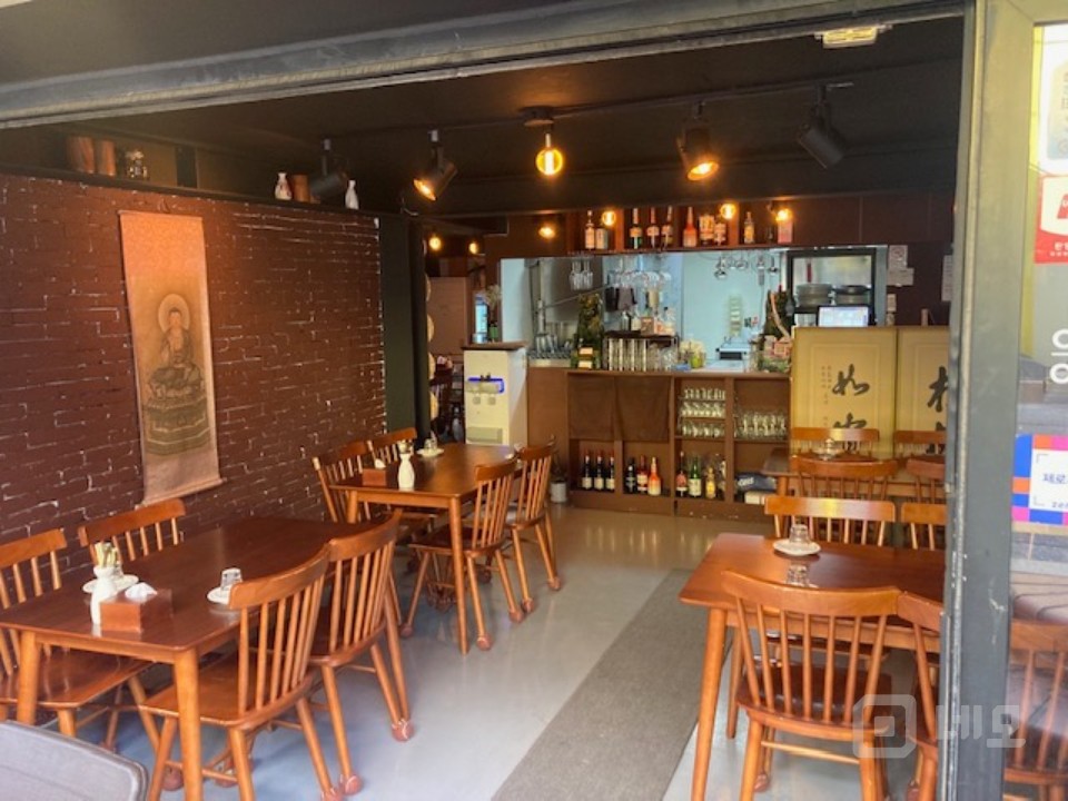 서교동 1층 요리주점 매도합니다. 매물의 2번째 사진