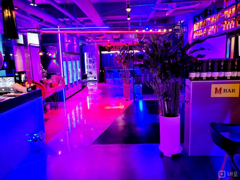 메인상권 입지좋은 길동 BAR 매물의 1번째 사진