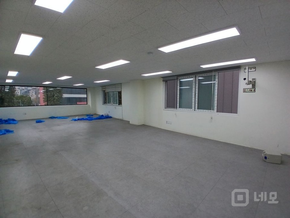 신림역 역세권 대로변 위치 내외관 깔끔한 무권리 가성비 상가사무실  매물의 4번째 사진