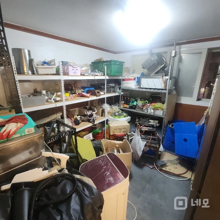 단독주택을 2,3층으로 개량한 고기및 일반식당 매물의 17번째 사진