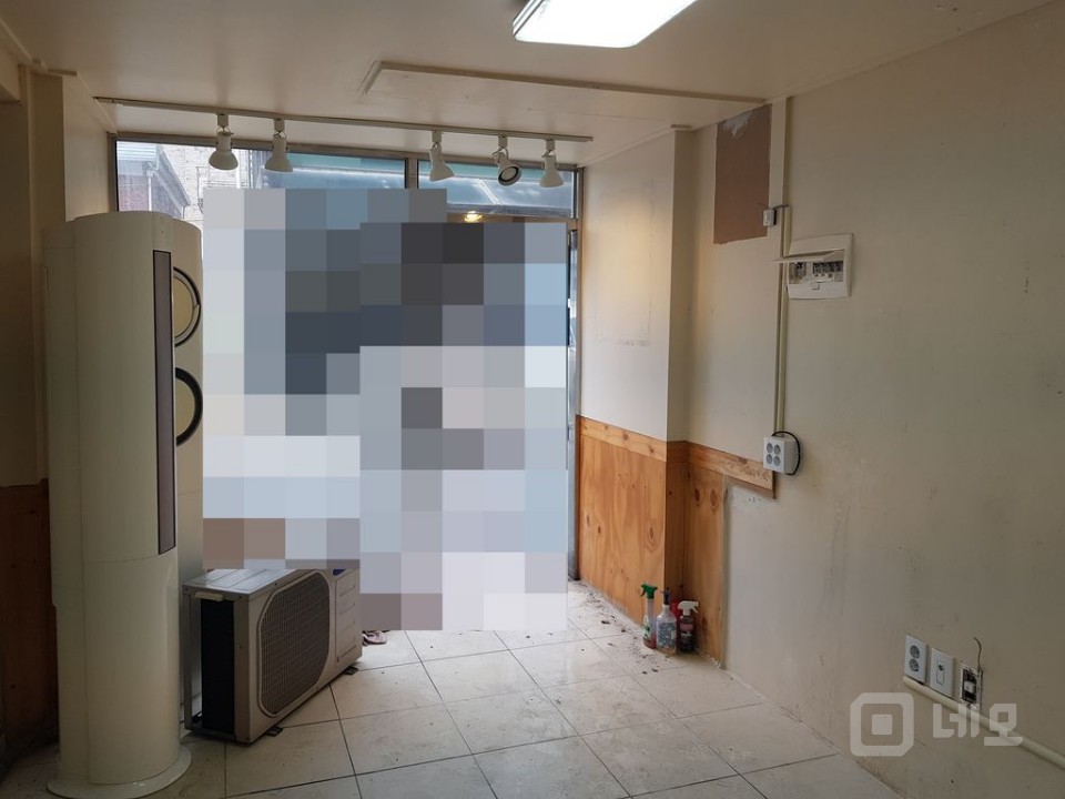 바닥난방내부화장실별도창고월세저렴개인창고및사무실로완전강추 매물의 7번째 사진