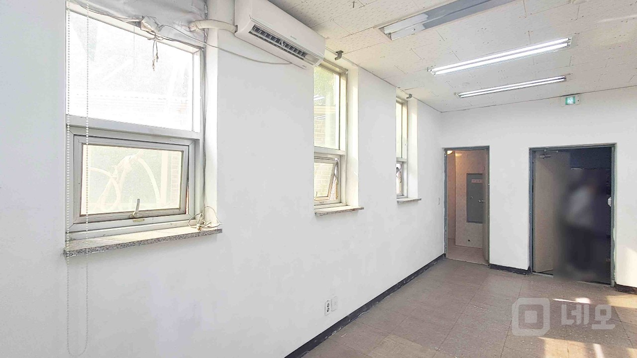 🏢 [충신동 1층 소형 사무실] 합리적 월세·깔끔한 공간! 매물의 4번째 사진