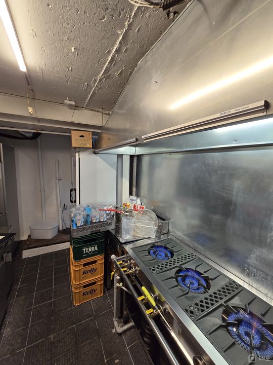 이태원동 이태원역 역세권, SNS 감성 인테리어, 매출 좋은 실내포차 매물의 4번째 사진