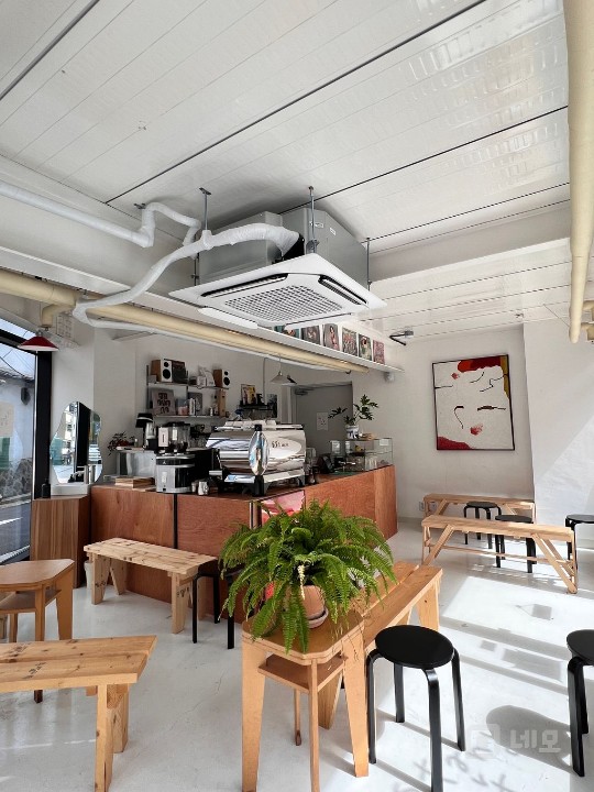 충무로역 느낌 좋은 카페 매물의 1번째 사진