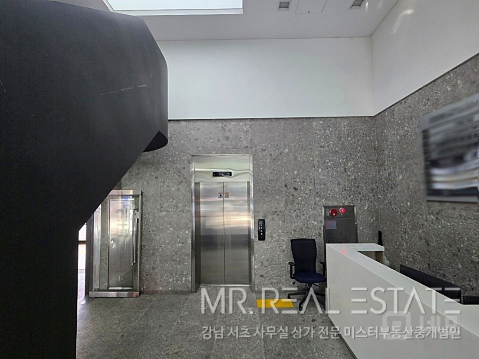 역세권, 대로변위치, 1층 스타벅스, 원상복구상태 매물의 2번째 사진