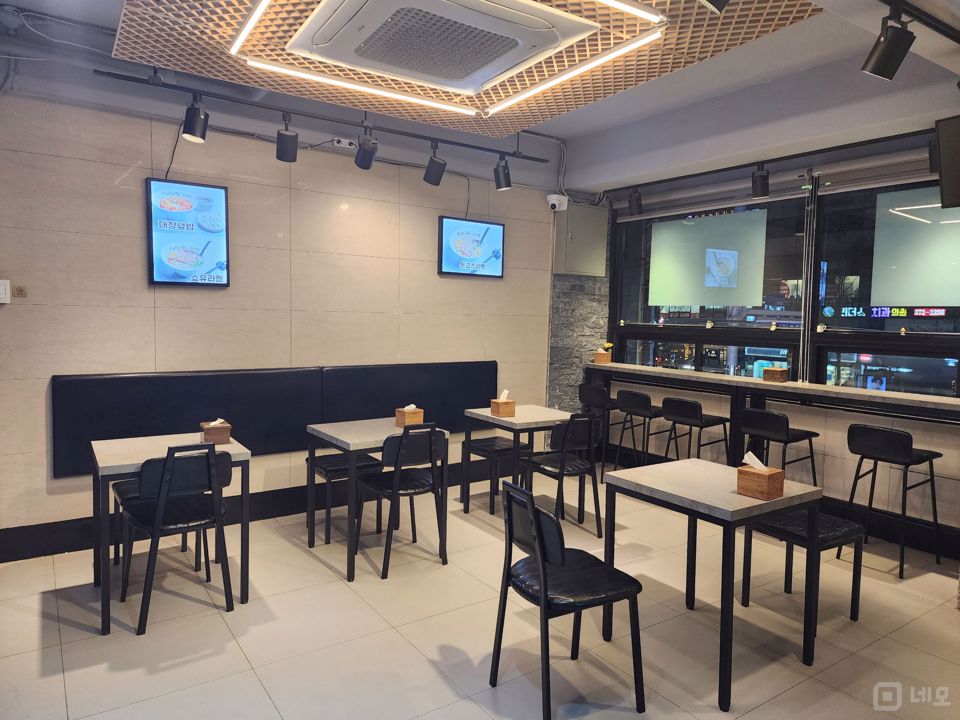서울대입구역 초역세권, 유동인구 많은 대로변 위치한 라멘 전문점 매물의 1번째 사진