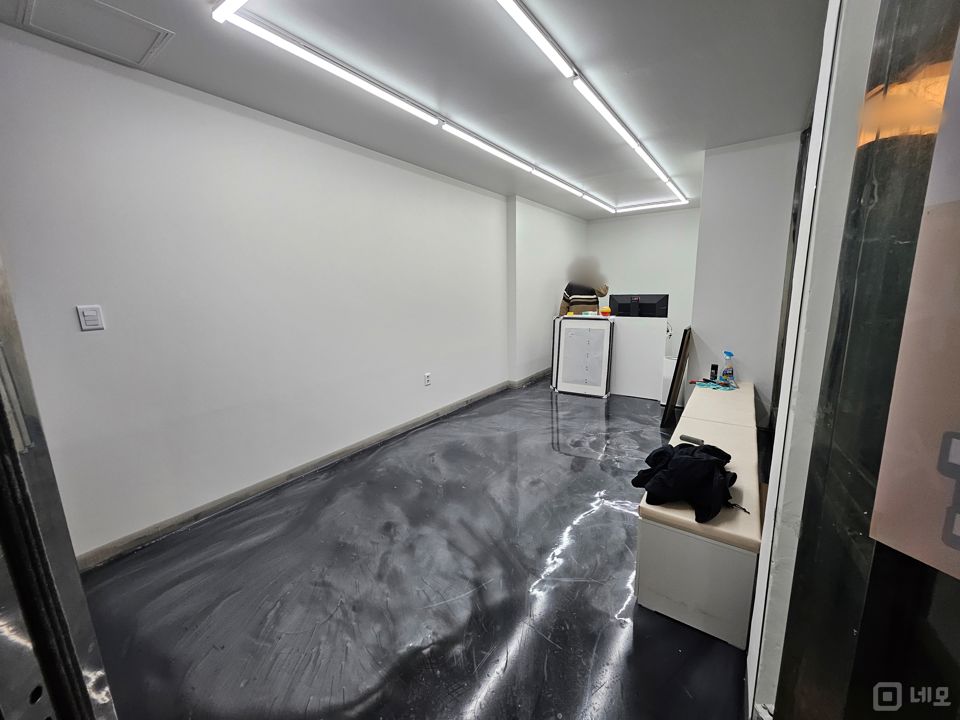금천구 시흥동, 유동인구 많은 시흥현대시장 초입 주목도 높은 1층 상가 매물의 1번째 사진