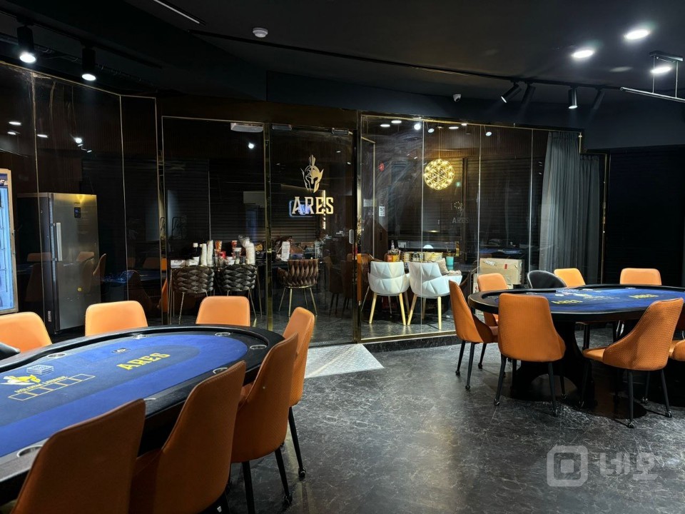 잠실새내역에서 최고시설, 최고입지의 보드카페입니다! 매물의 2번째 사진