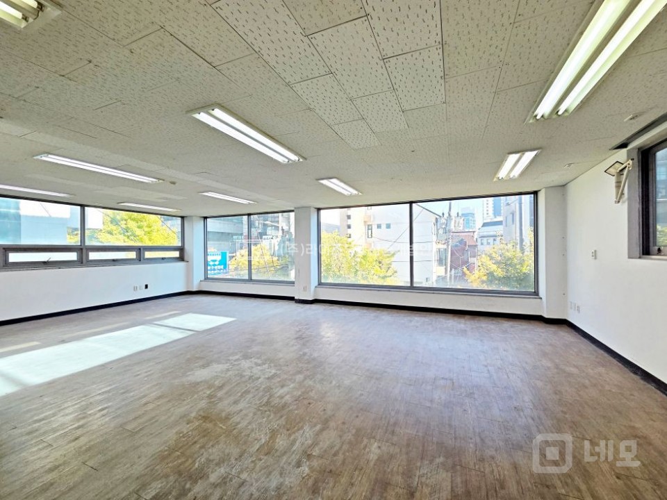 RISE 가성비 61p 인테리어완비 반듯한구조 주차편리 매물의 3번째 사진