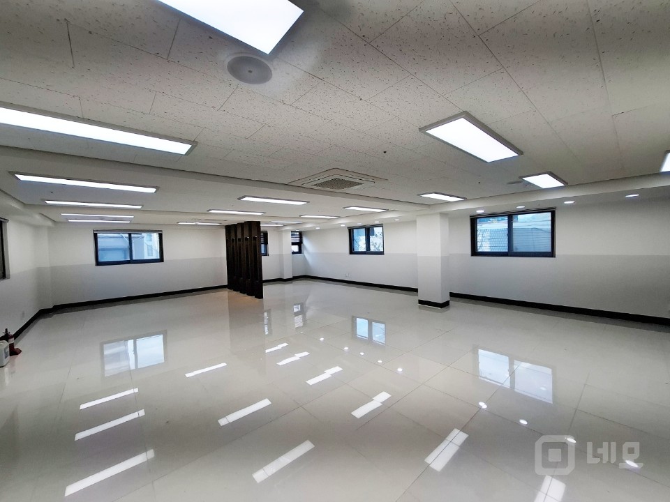 🏢 연남동 프라임 로케이션, 약 444평 대형 오피스 매물의 27번째 사진