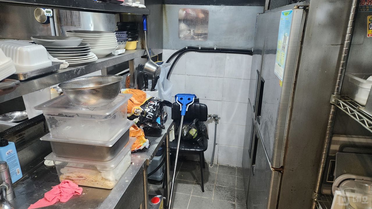 남가좌동 인테리어 및 시설 깔끔한 돈까스점 매물의 7번째 사진