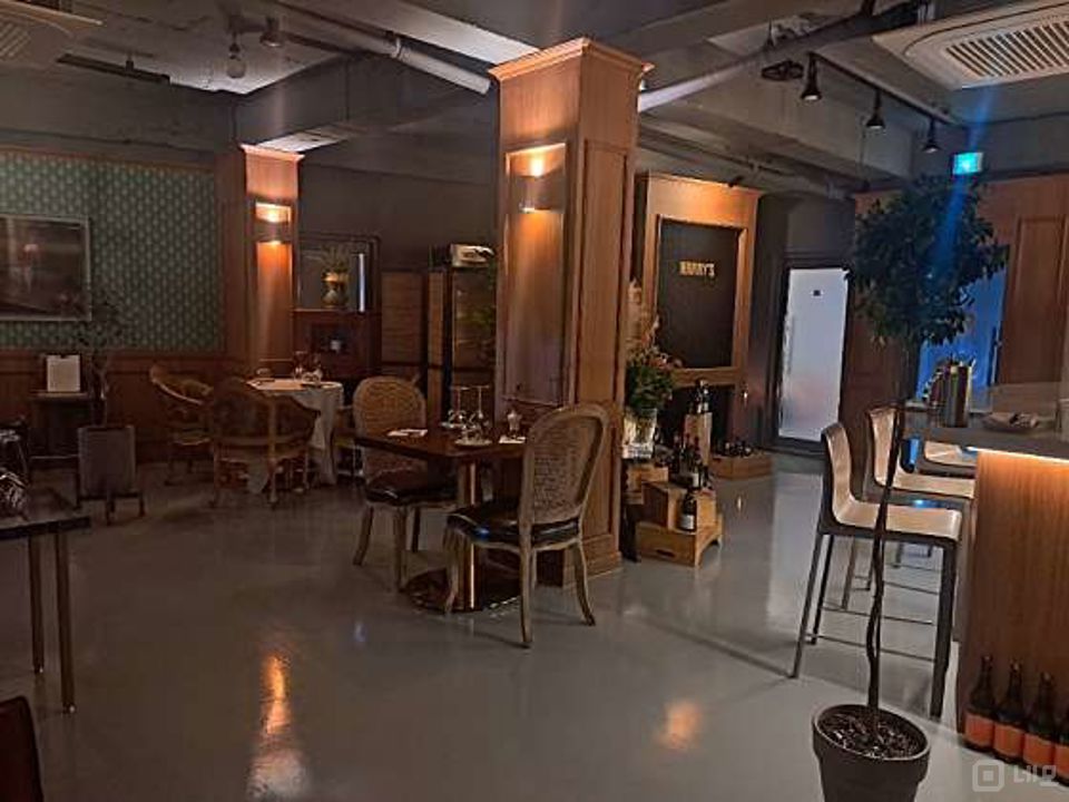 신당동 위치조건 훌륭한 BAR 매물의 2번째 사진