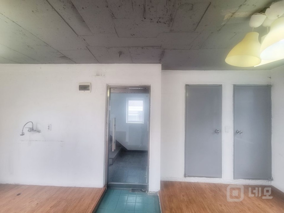 홍대 합정역 메타폴리스 뒤 가성비 아주좋은 상가사무실!! 매물의 8번째 사진
