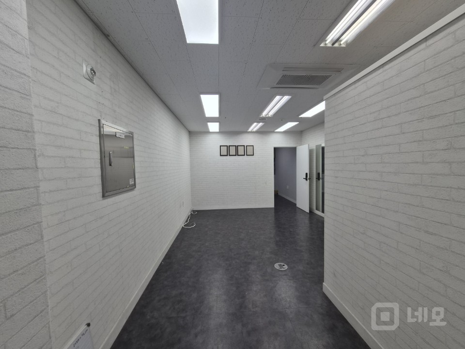 🏢강력추천 몸만 오면 되는 인테리어 완성된 완전 좋은 사무실 🏢 매물의 5번째 사진