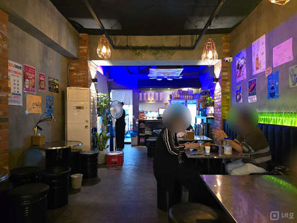 화곡동 복합상권에 위치한 실내포차 매물의 3번째 사진