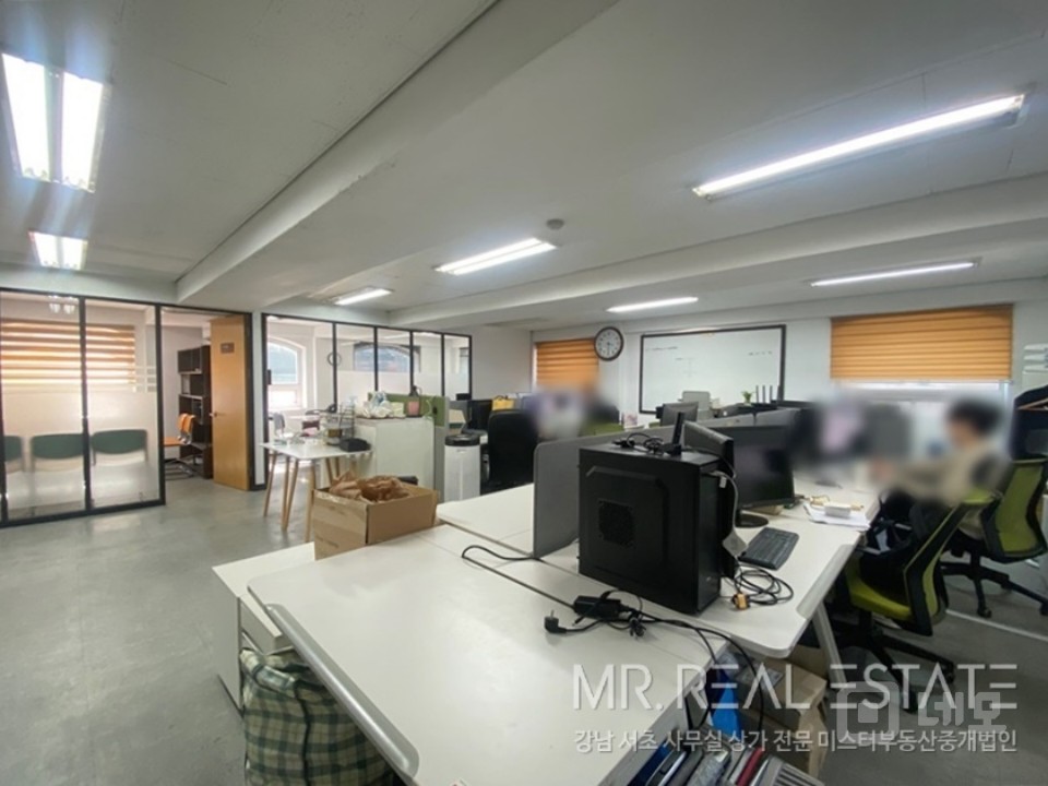 실사진 선릉역인근 가성비 무권리 자주식주차 깔끔한사무실 매물의 2번째 사진