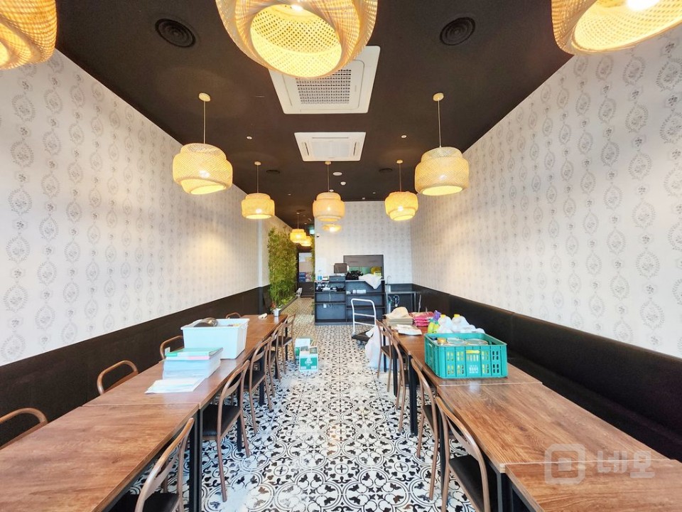 무권리,에스컬레이터 바로 앞,엘지 사거리 간판 노출도 최상,외부 테라스 매물의 2번째 사진