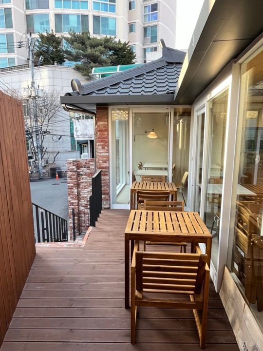 한남동 한남역 역세권, SNS 핫플레이스인 카페 겸 와인바 매물의 6번째 사진