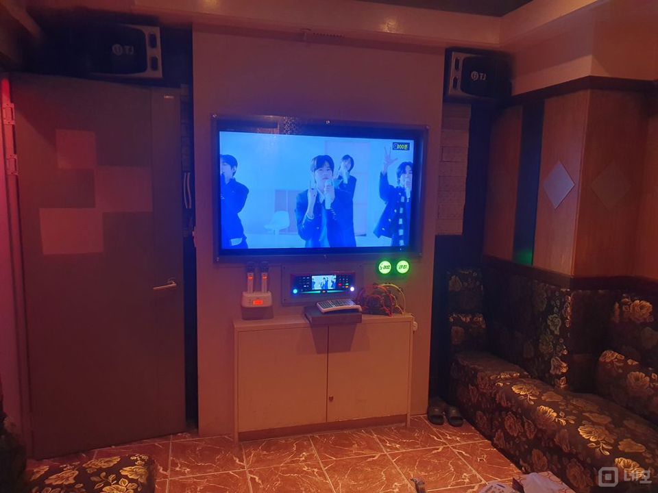 화곡동 까치산역 복개천 먹자골목 초입 노래방 매매 매물의 9번째 사진